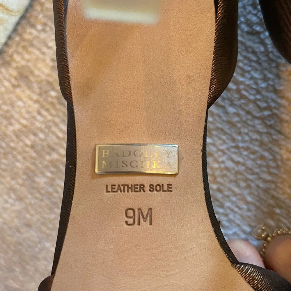 Badgley Mischka Bow Heels - Picture 6 of 8
